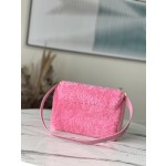 𝐋𝐎𝐔𝐈𝐒 𝐕𝐔𝐈𝐓𝐓𝐎𝐍    M21040