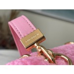 𝐋𝐎𝐔𝐈𝐒 𝐕𝐔𝐈𝐓𝐓𝐎𝐍    M21040