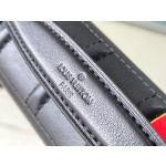 𝐋𝐎𝐔𝐈𝐒 𝐕𝐔𝐈𝐓𝐓𝐎𝐍   M81830