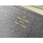 𝐋𝐎𝐔𝐈𝐒 𝐕𝐔𝐈𝐓𝐓𝐎𝐍   M81830