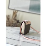 𝐋𝐎𝐔𝐈𝐒 𝐕𝐔𝐈𝐓𝐓𝐎𝐍   M81831