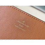 𝐋𝐎𝐔𝐈𝐒 𝐕𝐔𝐈𝐓𝐓𝐎𝐍   M81831