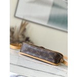 𝐋𝐎𝐔𝐈𝐒 𝐕𝐔𝐈𝐓𝐓𝐎𝐍    M42248