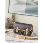 𝐋𝐎𝐔𝐈𝐒 𝐕𝐔𝐈𝐓𝐓𝐎𝐍    M42247