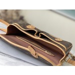 𝐋𝐎𝐔𝐈𝐒 𝐕𝐔𝐈𝐓𝐓𝐎𝐍    M42247