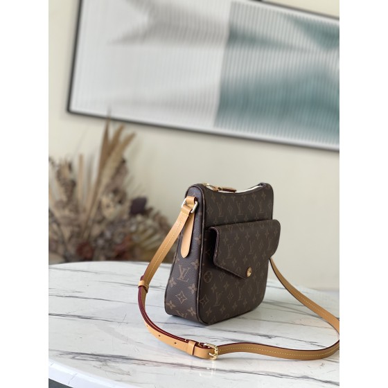 𝐋𝐎𝐔𝐈𝐒 𝐕𝐔𝐈𝐓𝐓𝐎𝐍    M41679