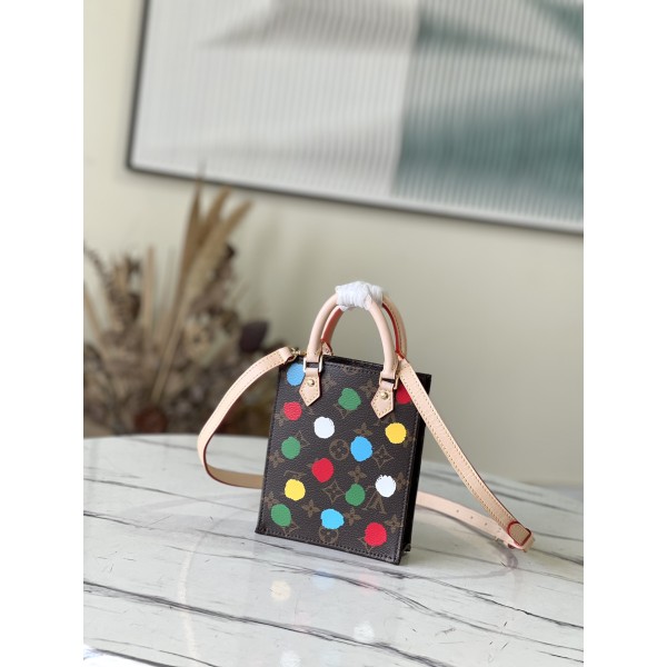 𝐋𝐎𝐔𝐈𝐒 𝐕𝐔𝐈𝐓𝐓𝐎𝐍   M81867