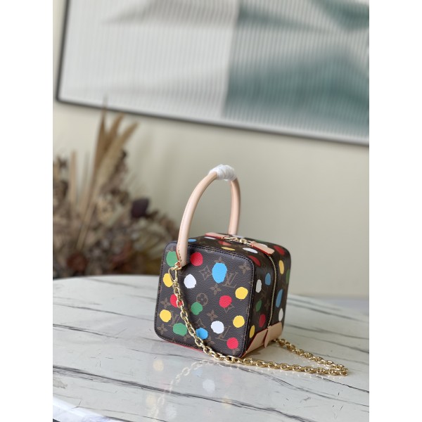 𝐋𝐎𝐔𝐈𝐒 𝐕𝐔𝐈𝐓𝐓𝐎𝐍    M46450