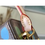 𝐋𝐎𝐔𝐈𝐒 𝐕𝐔𝐈𝐓𝐓𝐎𝐍    M46450