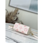 𝐋𝐎𝐔𝐈𝐒 𝐕𝐔𝐈𝐓𝐓𝐎𝐍  M81625