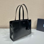 𝐏𝐑𝐀𝐃𝐀 New shopping bag 1BA350