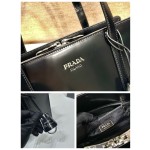 𝐏𝐑𝐀𝐃𝐀 New shopping bag 1BA350