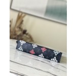 𝐋𝐎𝐔𝐈𝐒 𝐕𝐔𝐈𝐓𝐓𝐎𝐍  M81803