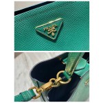 𝐏𝐑𝐀𝐃𝐀 Double handbag 1BA212