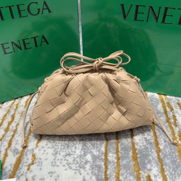 Bottega Veneta  THE MINI POUCH  #585852