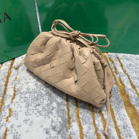 Bottega Veneta  THE MINI POUCH  #585852