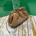 Bottega Veneta  THE MINI POUCH  #585852
