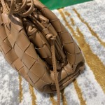 Bottega Veneta  THE MINI POUCH  #585852