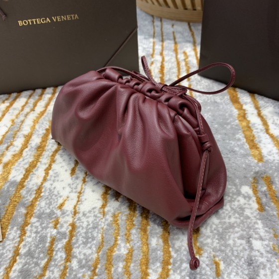 Bottega Veneta  THE MINI POUCH  #585852