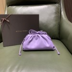 Bottega Veneta  THE MINI POUCH  #585852