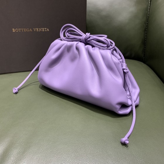 Bottega Veneta  THE MINI POUCH  #585852