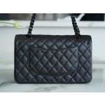 𝐂𝐇𝐀𝐍𝐄𝐋 Classic Flap France 🇫🇷 𝐇𝐇 𝐚𝐚𝐬 Original Caviar 🐂 Washed Tire Ox Medium 🐘Illusion black gun buckle