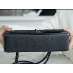 𝐂𝐇𝐀𝐍𝐄𝐋 Classic Flap France 🇫🇷 𝐇𝐇 𝐚𝐚𝐬 Original Caviar 🐂 Washed Tire Ox Medium 🐘Illusion black gun buckle