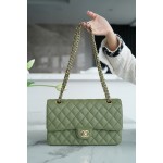 𝐂𝐇𝐀𝐍𝐄𝐋 Classic Flap France 🇫🇷 𝐇𝐇 𝐚𝐚𝐬 Original Caviar 🐂 Washed Tire Ox Medium 🐘Grass green