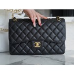 𝐂𝐇𝐀𝐍𝐄𝐋 Classic Flap France 🇫🇷 𝐇𝐚𝐚𝐬 Original Caviar🐂 Genuine Leather Caviar Large Black Gold🖤