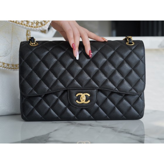 𝐂𝐇𝐀𝐍𝐄𝐋 Classic Flap France 🇫🇷 𝐇𝐚𝐚𝐬 Original Caviar🐂 Genuine Leather Caviar Large Black Gold🖤