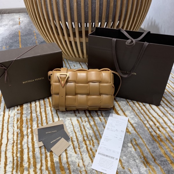 Bottega Veneta  PADDED  CASSETTE #591970