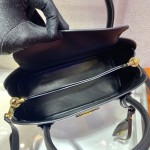 𝐏𝐑𝐀𝐃𝐀 Morning Handbag 1BA295