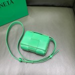 Bottega Veneta  MINI CASSETTE #666688
