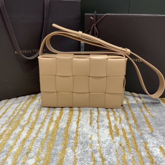Bottega Veneta  𝘾𝘼𝙎𝙎𝙀𝙏𝙏𝙀 #578004