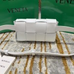 Bottega Veneta  𝗧𝗛𝗘 𝗕𝗘𝗟𝗧 𝗖𝗔𝗦𝗦𝗘𝗧𝗧𝗘 # 639367