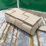 Bottega Veneta  𝗧𝗛𝗘 𝗕𝗘𝗟𝗧 𝗖𝗔𝗦𝗦𝗘𝗧𝗧𝗘 # 639367