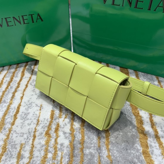 Bottega Veneta  𝗧𝗛𝗘 𝗕𝗘𝗟𝗧 𝗖𝗔𝗦𝗦𝗘𝗧𝗧𝗘 # 639367