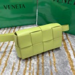 Bottega Veneta  𝗧𝗛𝗘 𝗕𝗘𝗟𝗧 𝗖𝗔𝗦𝗦𝗘𝗧𝗧𝗘 # 639367