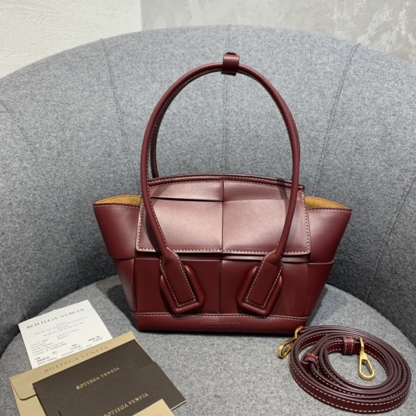 Bottega Veneta  ARCO  #600606