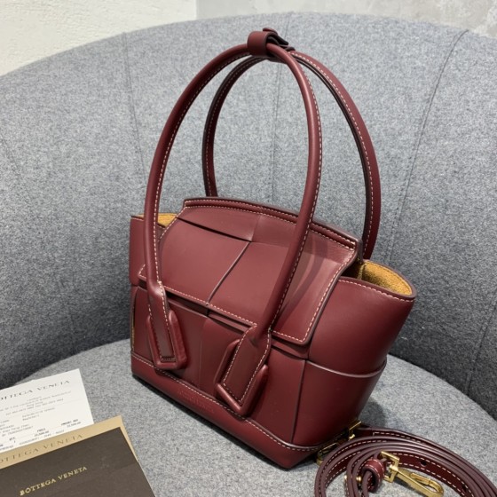 Bottega Veneta  ARCO  #600606