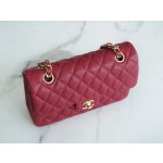 𝐂𝐇𝐀𝐍𝐄𝐋 Classic Flap washed cowhide is made from the most delicate newborn calves washed fetal cow small Bordeaux wine red