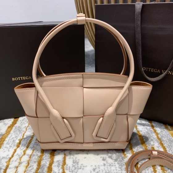 Bottega Veneta  ARCO  #600606