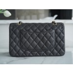 𝐂𝐇𝐀𝐍𝐄𝐋 Classic Flap washed cowhide is made from the most delicate newborn calves Washed fetal cow Medium 🤎 Coffee