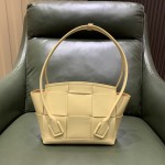 Bottega Veneta  𝙏𝙝𝙚 𝘼𝙧𝙘𝙤 𝟯𝟯 #575943