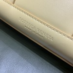 Bottega Veneta  𝙏𝙝𝙚 𝘼𝙧𝙘𝙤 𝟯𝟯 #575943