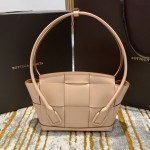 Bottega Veneta  𝙏𝙝𝙚 𝘼𝙧𝙘𝙤 𝟯𝟯 #575943