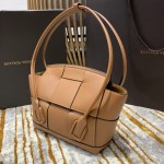 Bottega Veneta  𝙏𝙝𝙚 𝘼𝙧𝙘𝙤 𝟯𝟯 #575943