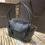 Bottega Veneta  𝙏𝙝𝙚 𝘼𝙧𝙘𝙤 𝟯𝟯 #575943