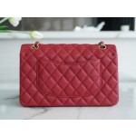 𝐂𝐇𝐀𝐍𝐄𝐋 Classic Flap washed cowhide is made from the most delicate newborn calves Washed fetal cow Medium Burgundy