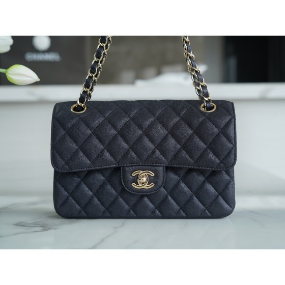 𝐂𝐇𝐀𝐍𝐄𝐋 Classic Flap washed cowhide is made from the most delicate newborn calves washed fetal cow small black and blue🪁